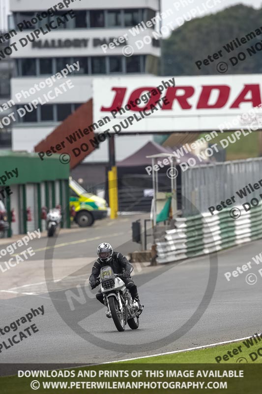 Vintage motorcycle club;eventdigitalimages;mallory park;mallory park trackday photographs;no limits trackdays;peter wileman photography;trackday digital images;trackday photos;vmcc festival 1000 bikes photographs